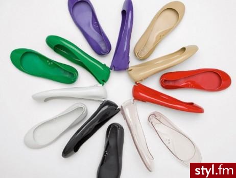 Plastikowe balerinki Prima Moda dostaniemy za 99 złotych. - Pozostałe Buty Moda