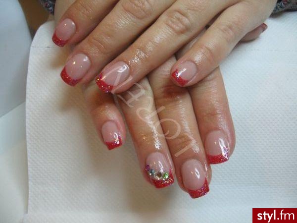 Salon Kosmetyczny Loren
Kraków
ul. Wysołuchów 2 
Kurdwanów - Paznokcie