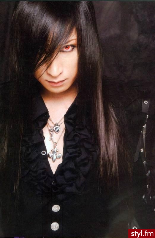 ASAGI (wokalista zespołu D) - Średnie Męskie Fryzury