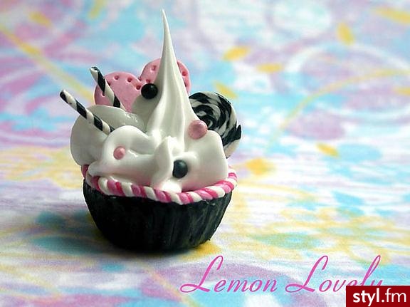 Jeśli jesteś zainteresowany/a kupnem lub masz jakieś własne pomysły na bryloczki/przywieszki/wisiorki/inne rzeczy zapraszam na : 
http://www.photoblog.pl/xlemonlovelyx 
tam więcej bajerów do kupna ^^ - Pozostałe Dodatki Moda