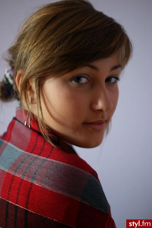 Średnie Fryzury