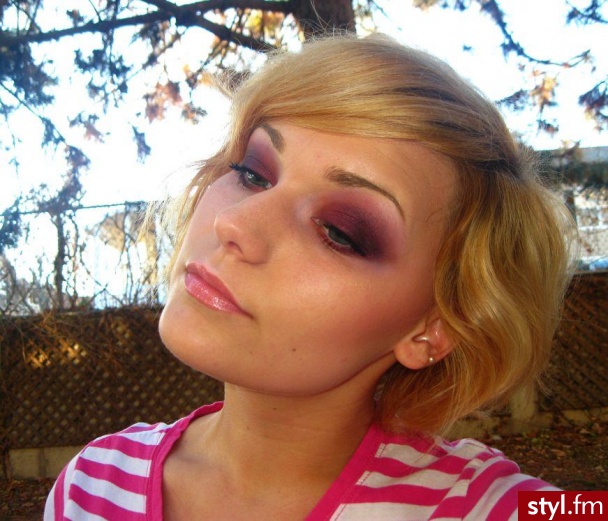 inspiracja. Lips:
MAC Cremesheen in Creme Cup
NYX Megashine Gloss in Pink Frost - Makijaże