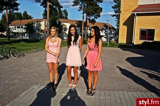 Sukienki Moda