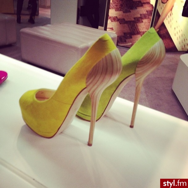 Szpilki Buty Moda