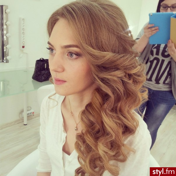 Fryzury Blond Włosy Fryzury Długie ślubne Kręcone Rozpuszczone