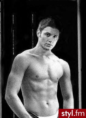 He he nasz przystojniak tzn Asiunia12341234 i olad1987 ;DDD Jensen Ackles - Średnie Męskie Fryzury