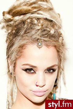 Blond Dredy Alternatywne Długie Fryzury