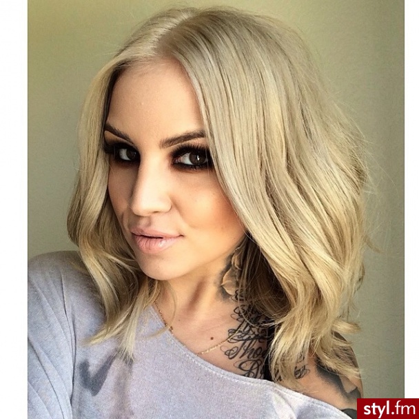 Blond Rozpuszczone Proste Na co dzień Średnie Fryzury