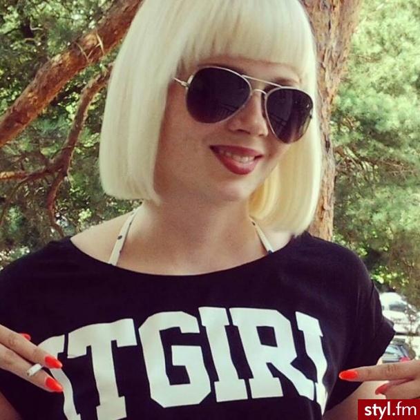 Blond Rozpuszczone Proste z grzywką Na co dzień Średnie Fryzury
