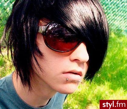 Avril Lavigne - Don't tell me - EMO Alternatywne Średnie Fryzury