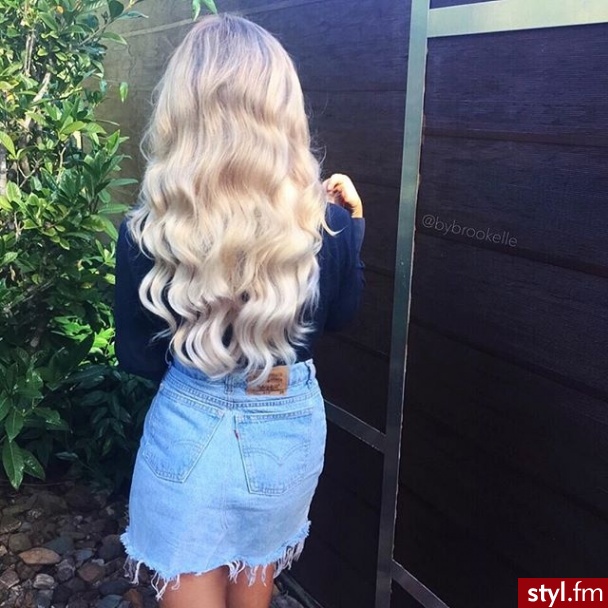 Blond Rozpuszczone Kręcone Na co dzień Długie Fryzury