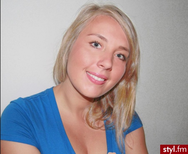 ZMIANA KOLORU NA JASNY BLOND    -   CO MYŚŁICIE? - Blond Rozpuszczone Proste Na co dzień Średnie Fryzury