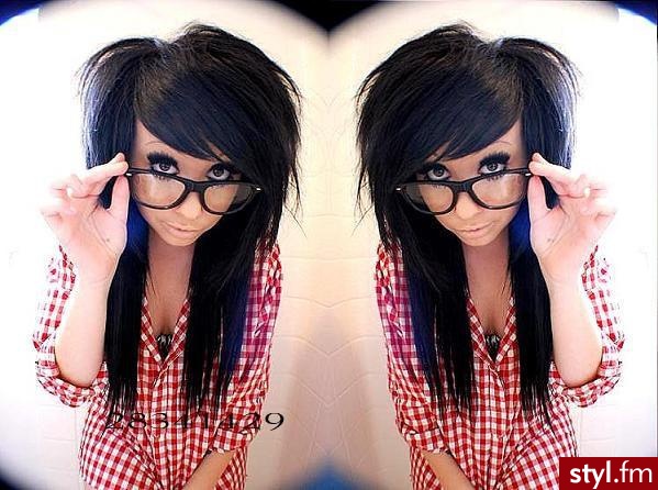 (\",) - EMO Alternatywne Średnie Fryzury