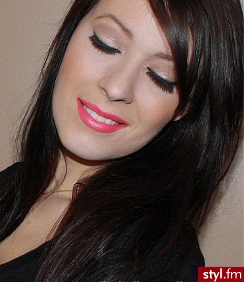 USTA USTA. MAC lipstick in Impassioned. - Makijaże