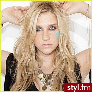 kesha - Kręcone Na co dzień Średnie Fryzury