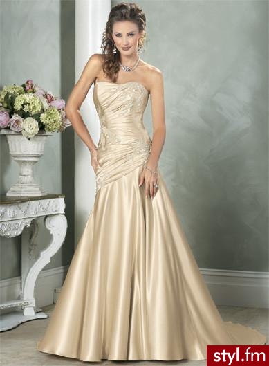 Można zakupić na allegro pod adresem:

http://allegro.pl/item480486382_nowe_suknie_slubne_z_halka_www_madameblanche_pl.html - Suknie ślubne Ślub Moda