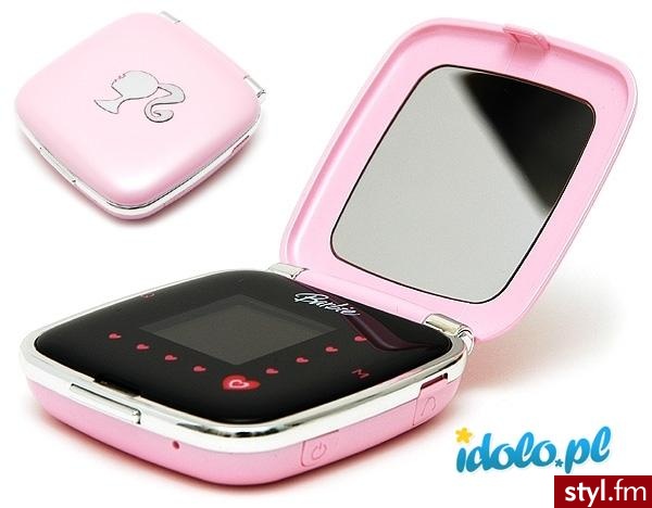 Pięćdziesiąte urodziny uwielbianej lalki Barbie zaowocowały również technologicznymi nowinkami. Firma Mattel we współpracy z INNO Design stworzyła odtwarzacz MP3 dla nigdy nie starzejących się kobiet. - Gadżety Inne Moda