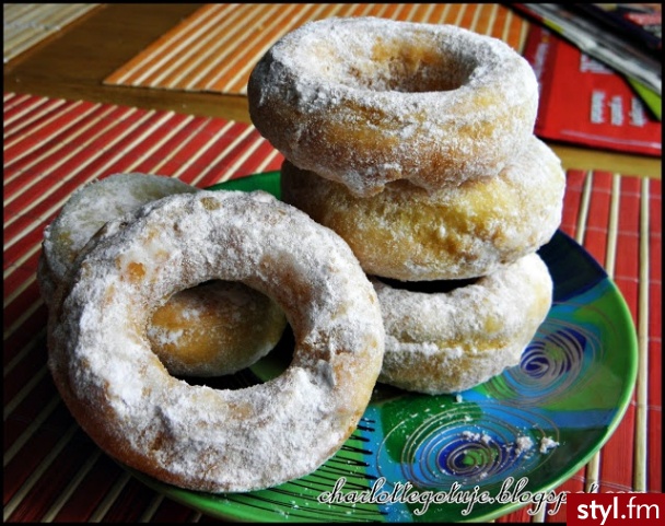 Oponki, Zapraszam ! http://charlottegotuje.blogspot.com/2012/10/oponki.html ;) - Kuchnia