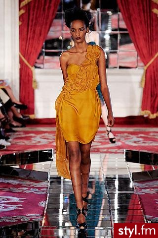 Sukienki Moda