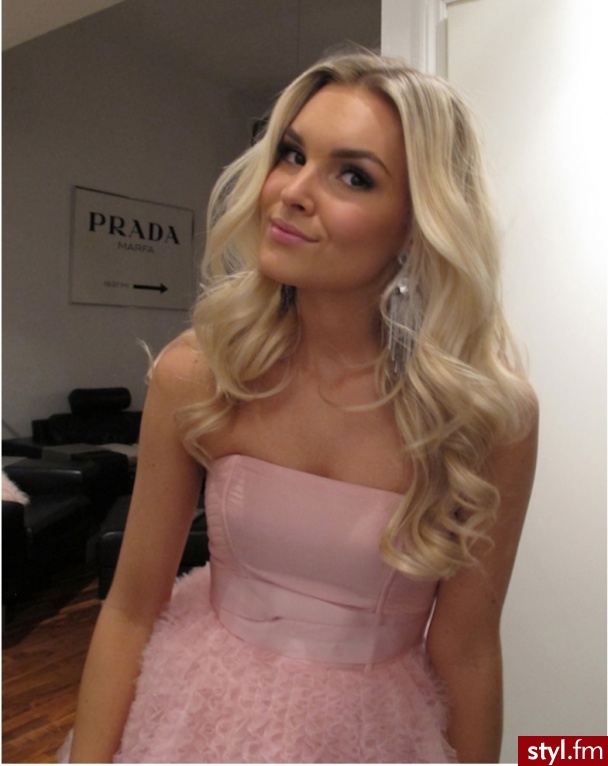 Blond Rozpuszczone Kręcone Na co dzień Długie Fryzury