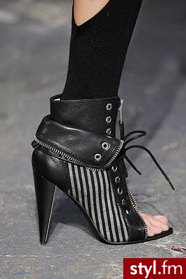 Jeżeli zdjęcie znajduje się już w galerii poproszę o link - Pozostałe Buty Moda