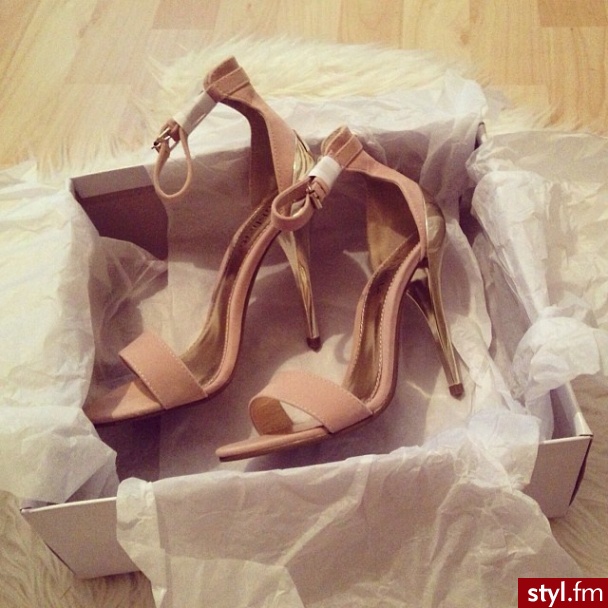 Szpilki Buty Moda