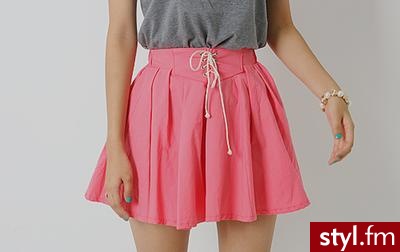 Średnie Spódnice Moda