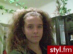 blleee - Kręcone Na co dzień Średnie Fryzury
