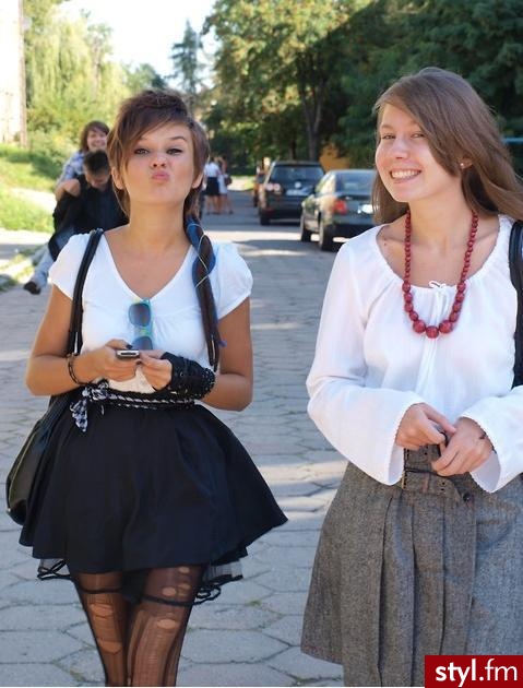 Aggie i Natalia. rozpoczecie roku szkolnego - Moda uliczna Inne Moda