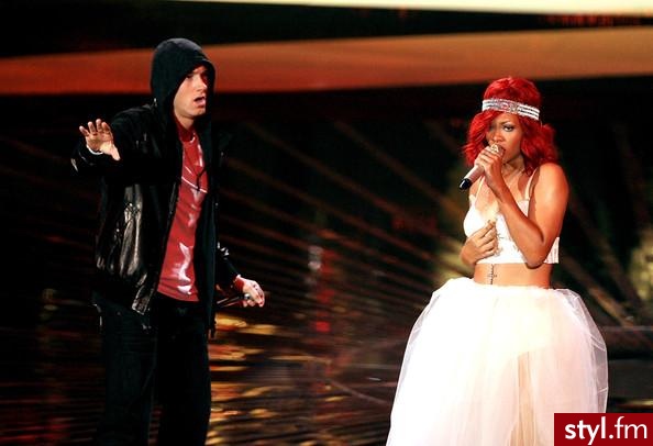 Rihanna & Eminem. 2010 MTV Video Music Awards - Show - Moda uliczna Inne Moda