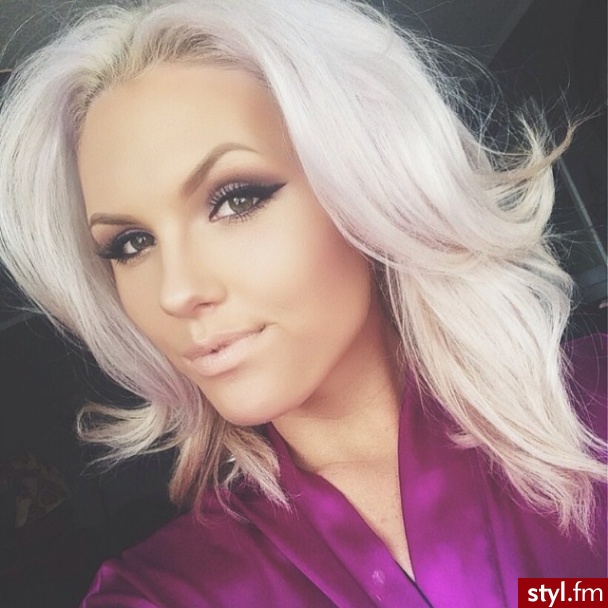 Blond Rozpuszczone Proste Na co dzień Średnie Fryzury