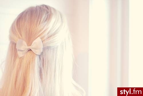 Blond Upięcie Proste Na co dzień Średnie Fryzury
