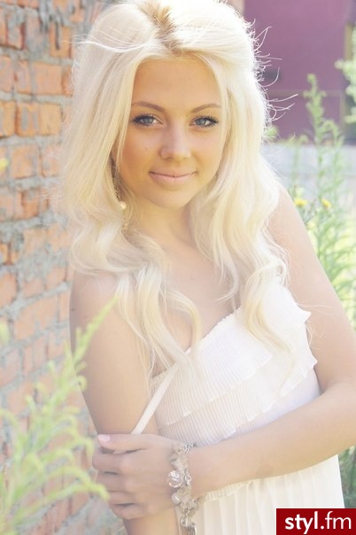 Średnie Fryzury