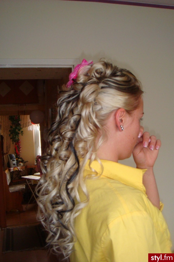 Blond Upięcie Kręcone Wieczorowe Długie Fryzury