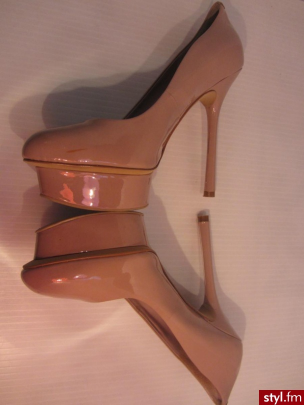 Guess - Szpilki Buty Moda