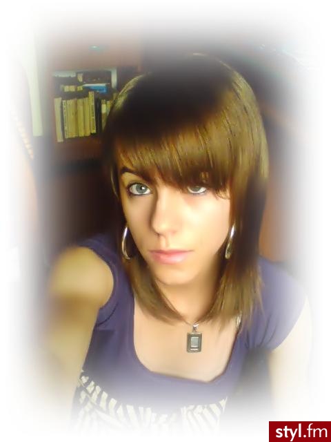 Średnie Fryzury