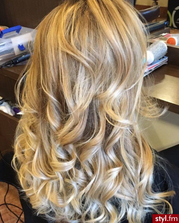 http://forhairsobieski.pl/ SOMBRE OLAPLEX WARSZAWA DOBRY FRYZJER - Średnie Fryzury