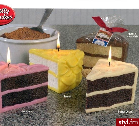 świeczki w kształcie kawałka tortu, każdy o innym zapachu - truskawka, cytryna, nimiecka czekolada i masło orzechowe - 12.50$ - Gadżety Inne Moda