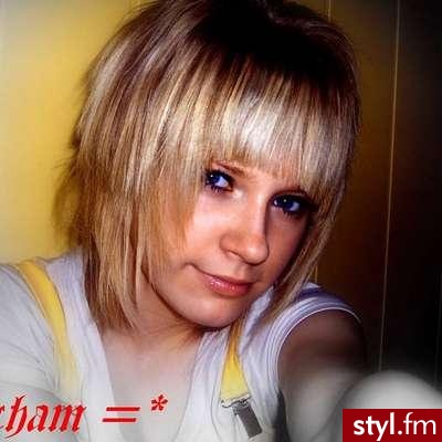 lol - Średnie Fryzury