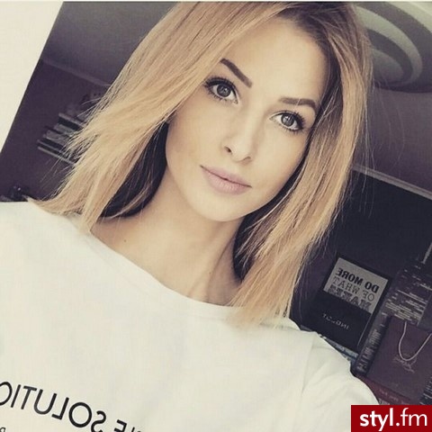 Blond Rozpuszczone Proste Na co dzień Średnie Fryzury