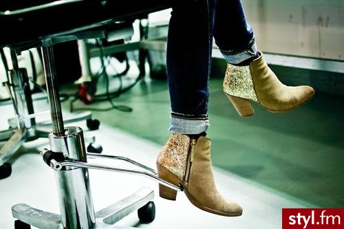 gold glitter - Botki Buty Moda