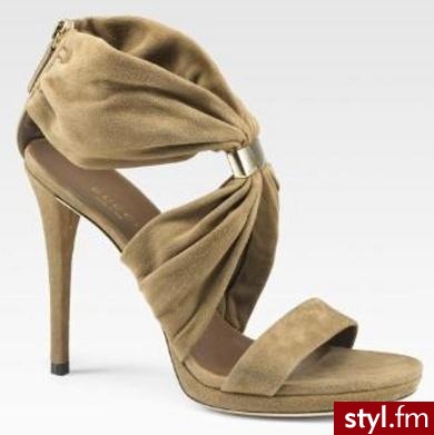 pantofle Gucci. pantofle Gucci. Cena: około 2 382 zł

Kupisz w sklepie
internetowym Saks. - Pozostałe Buty Moda