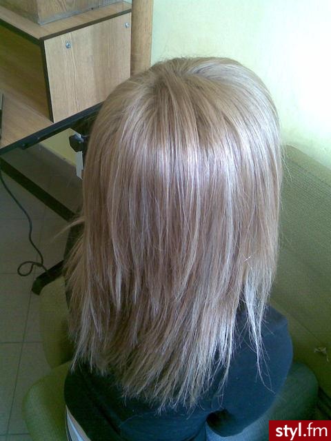 Włoski naturalnie kręcone potraktowane prostownicą ;) - Długie Fryzury