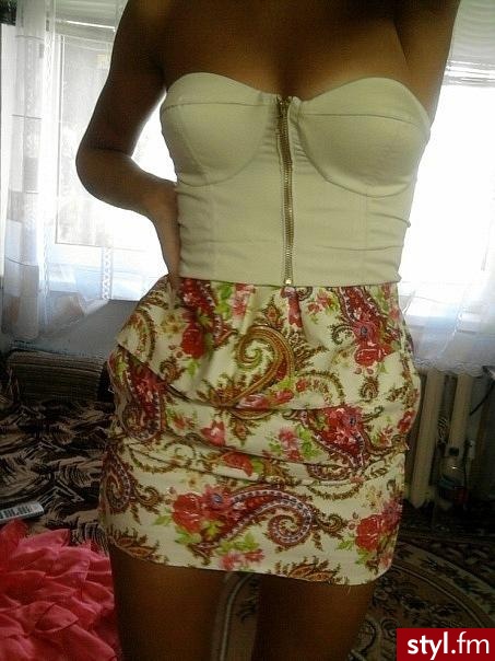 Sukienki Moda