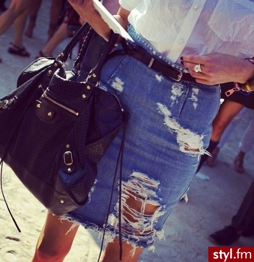 Średnie Spódnice Moda