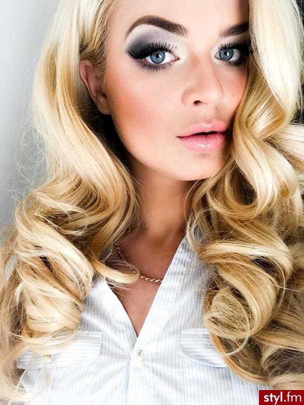 Blond Rozpuszczone Kręcone Na co dzień Długie Fryzury