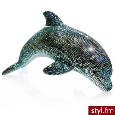 Torebka - delfinek. Ma dołączony prawie 50 cm łańcuszek. Cena: $4 995 - Pozostałe Torebki Moda