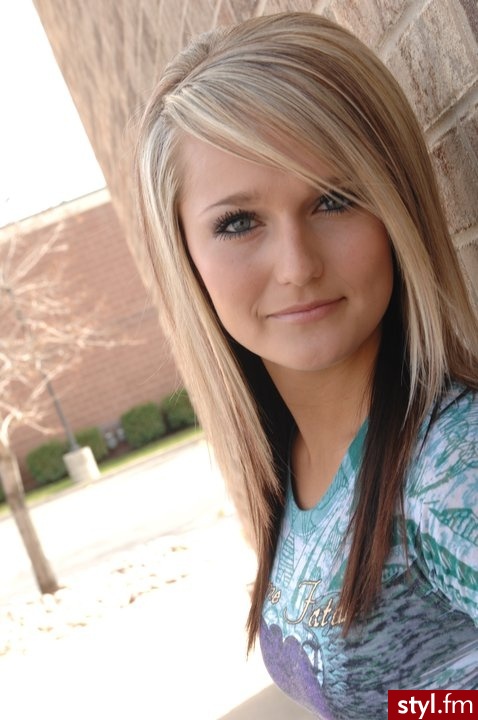 Proste z grzywką Na co dzień Średnie Fryzury