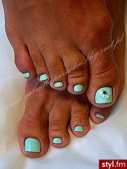 pedicure hybrydowy - Kwadratowe Zdobienia 3D Naturalne Paznokcie