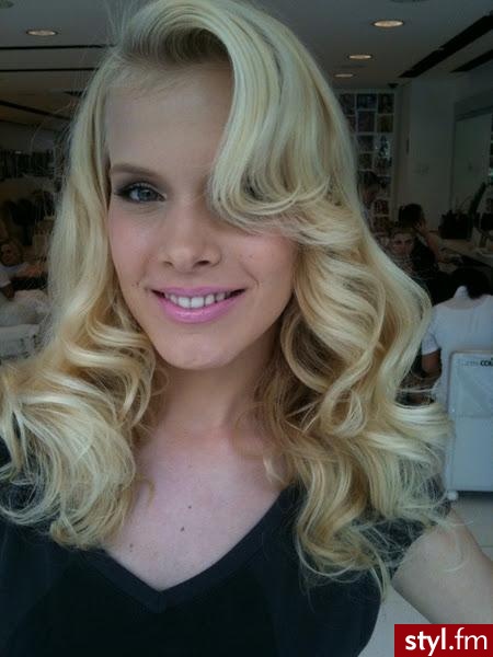 Blond Rozpuszczone Kręcone Na co dzień Długie Fryzury